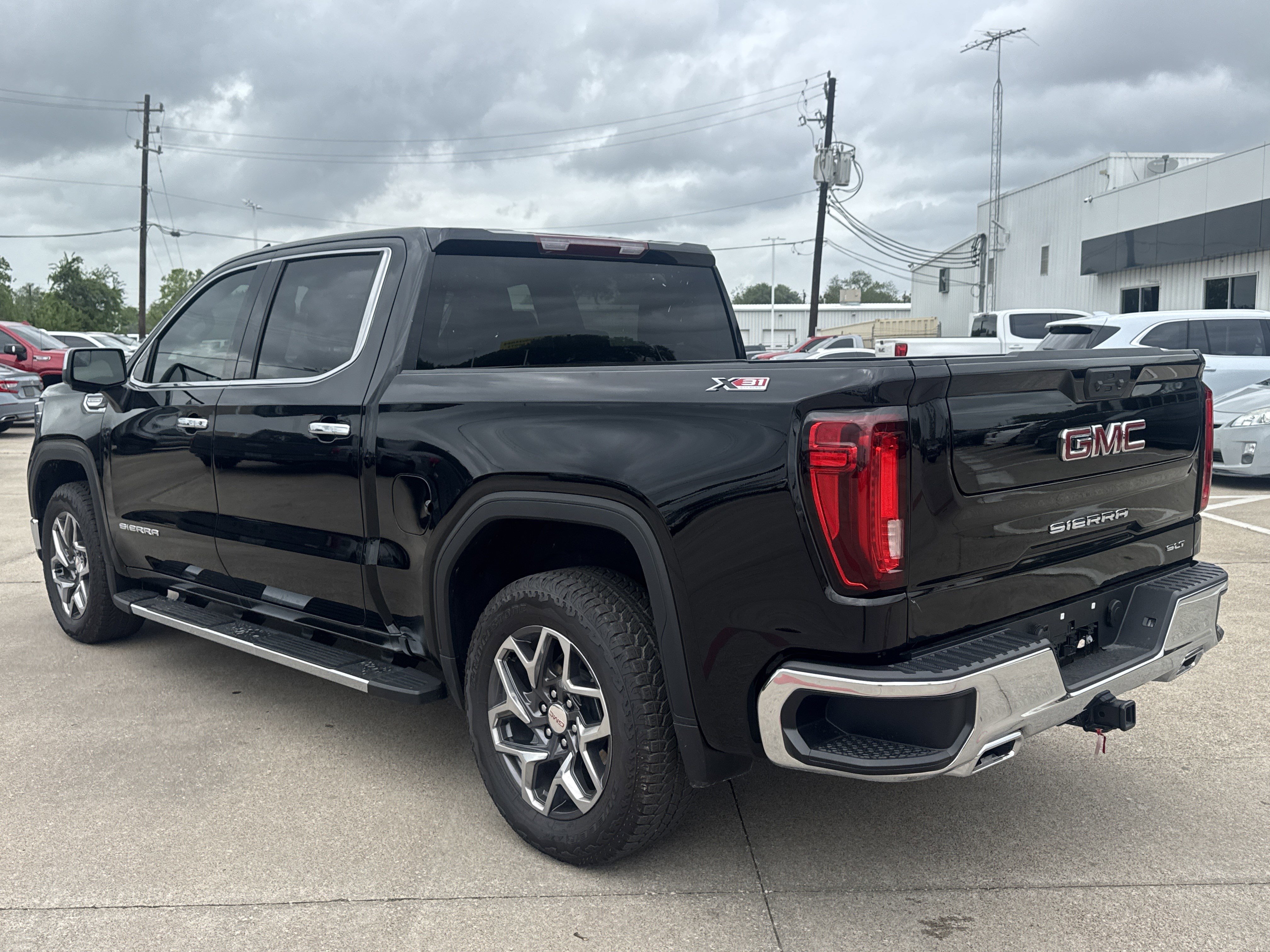 Used 2025 GMC Sierra 1500 SLT image 11