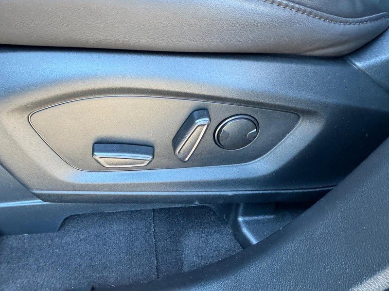 Used 2023 Ford Explorer XLT w/ Equipment Group 202A image 18