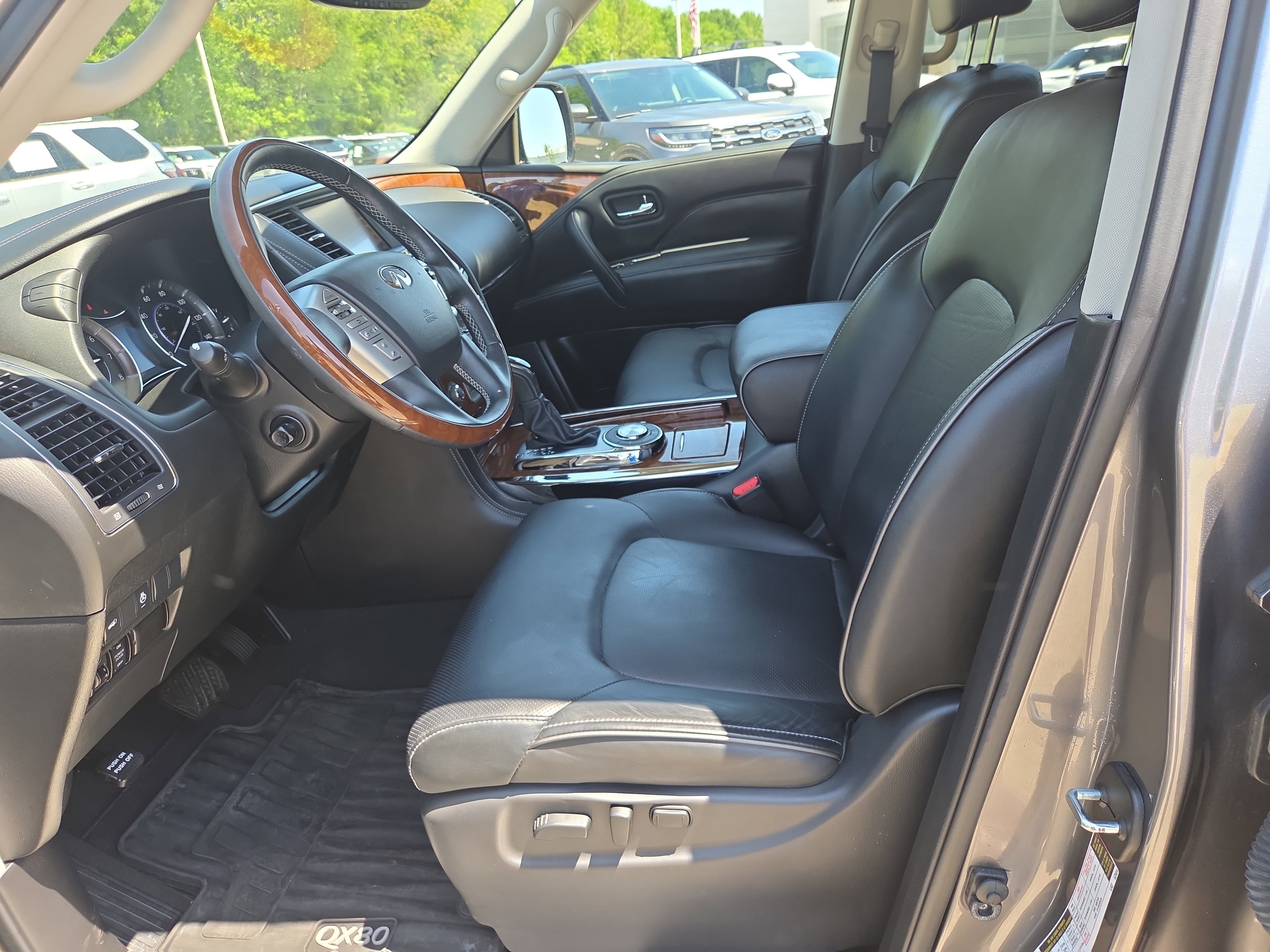 Used 2019 INFINITI QX80 Luxe w/ All-Season Package image 5