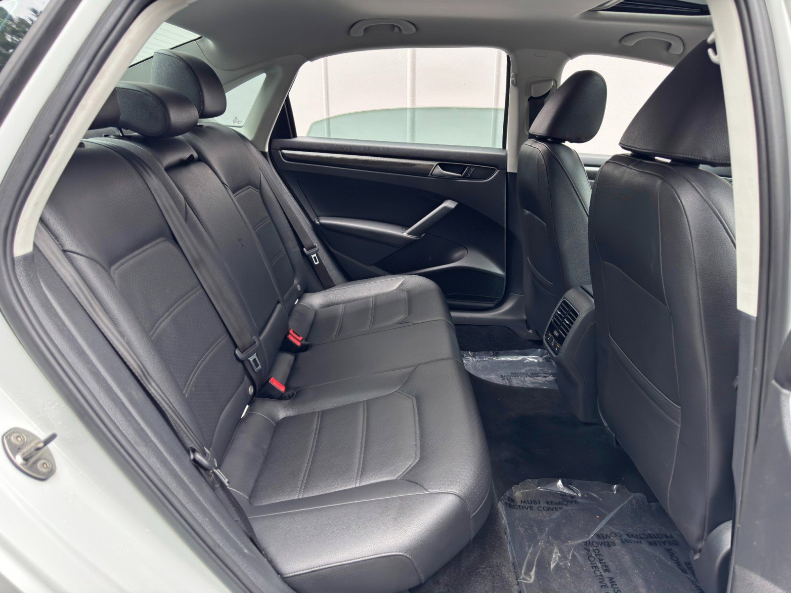 Used 2016 Volkswagen Passat 1.8T SE FWD image 35