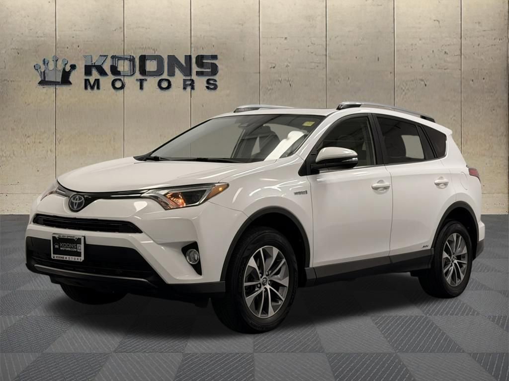 Used 2018 Toyota RAV4 XLE AWD/4WD image 1