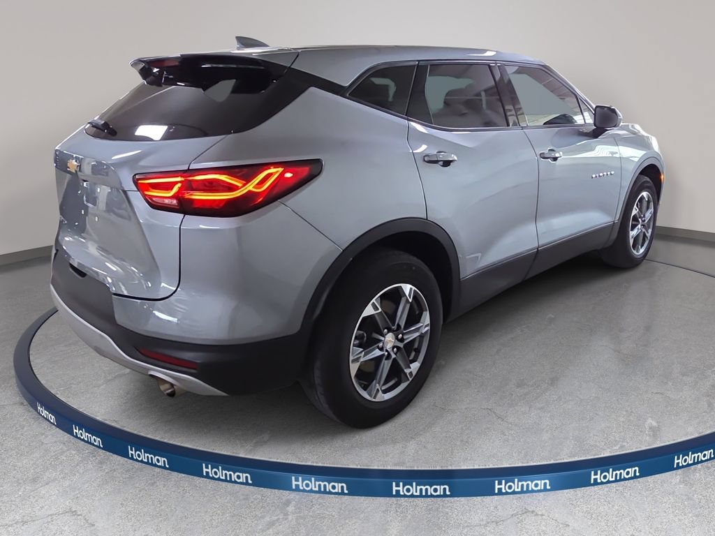 Used 2025 Chevrolet Blazer LT FWD image 7