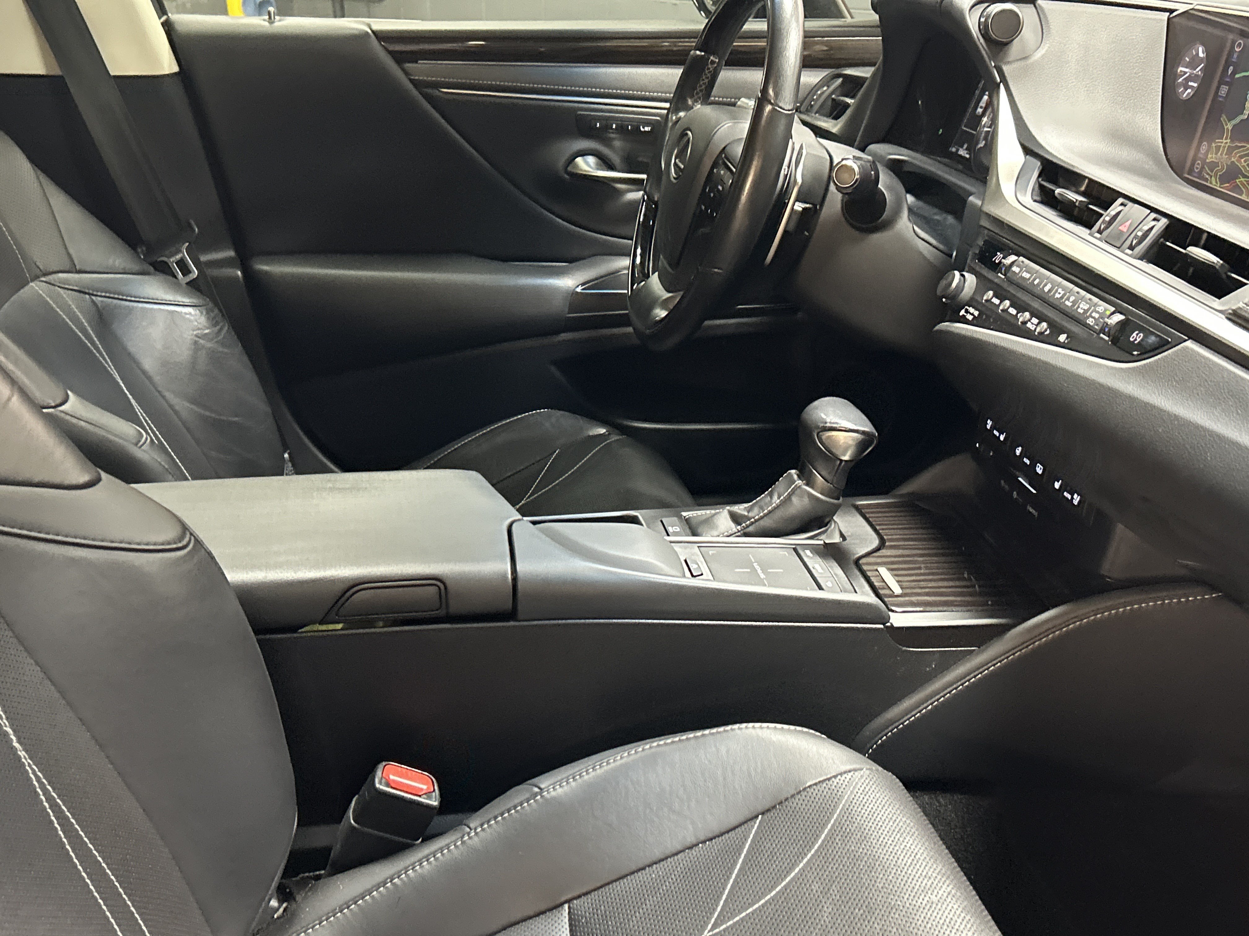 Used 2019 Lexus ES 350 w/ Accessory Package FWD image 34