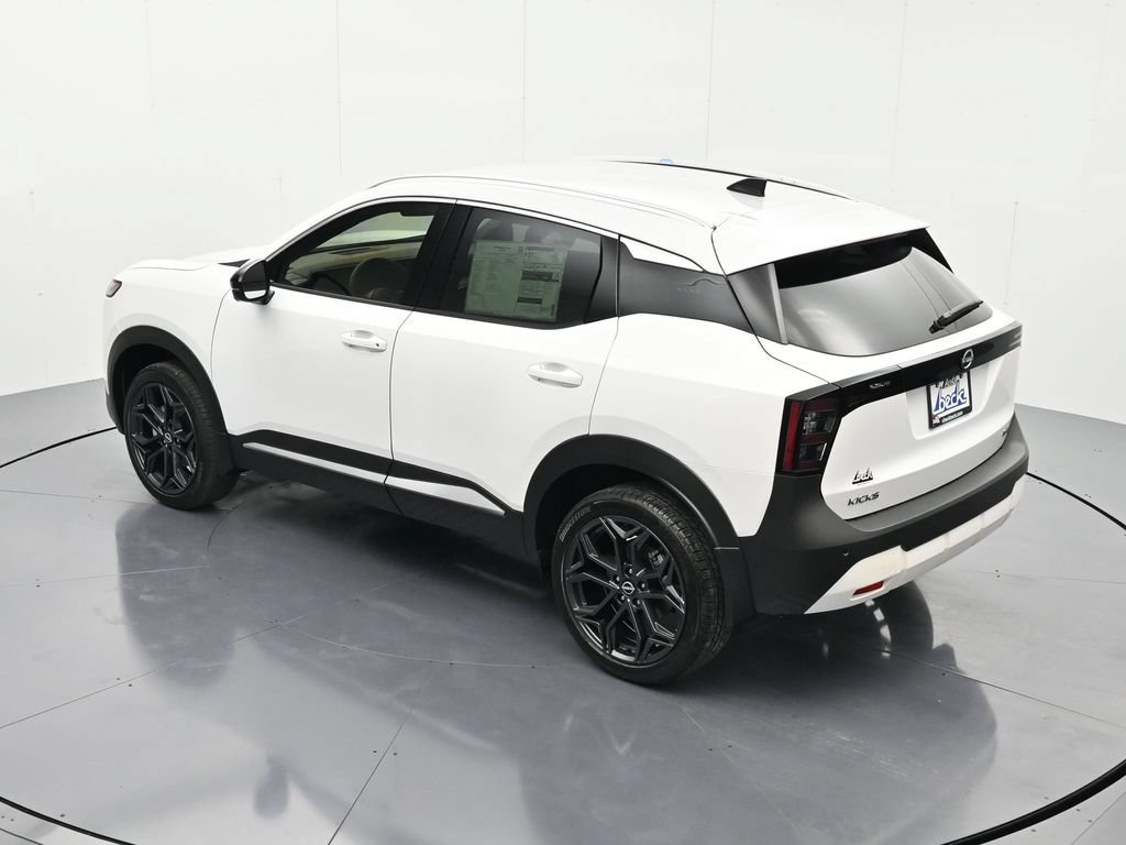 New 2026 Nissan Kicks SR FWD image 34