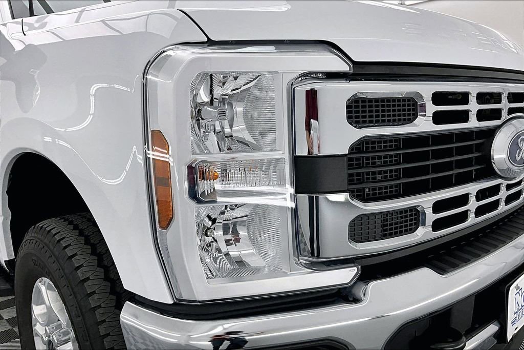 Certified 2025 Ford F250 XLT w/ FX4 Off-Road Package image 30