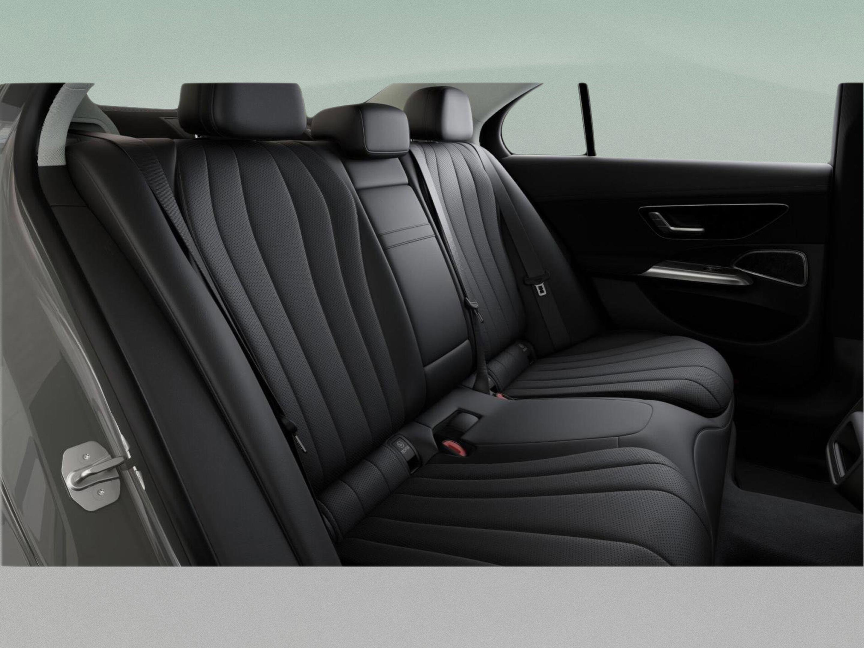 New 2026 Mercedes-Benz E 350 4MATIC Sedan image 41