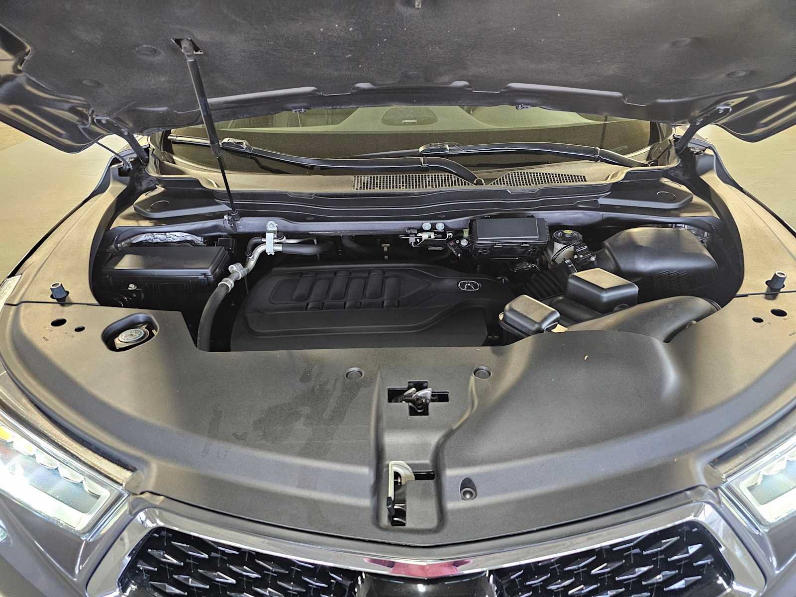 Used 2018 Acura MDX SH-AWD w/ Advance Package image 9
