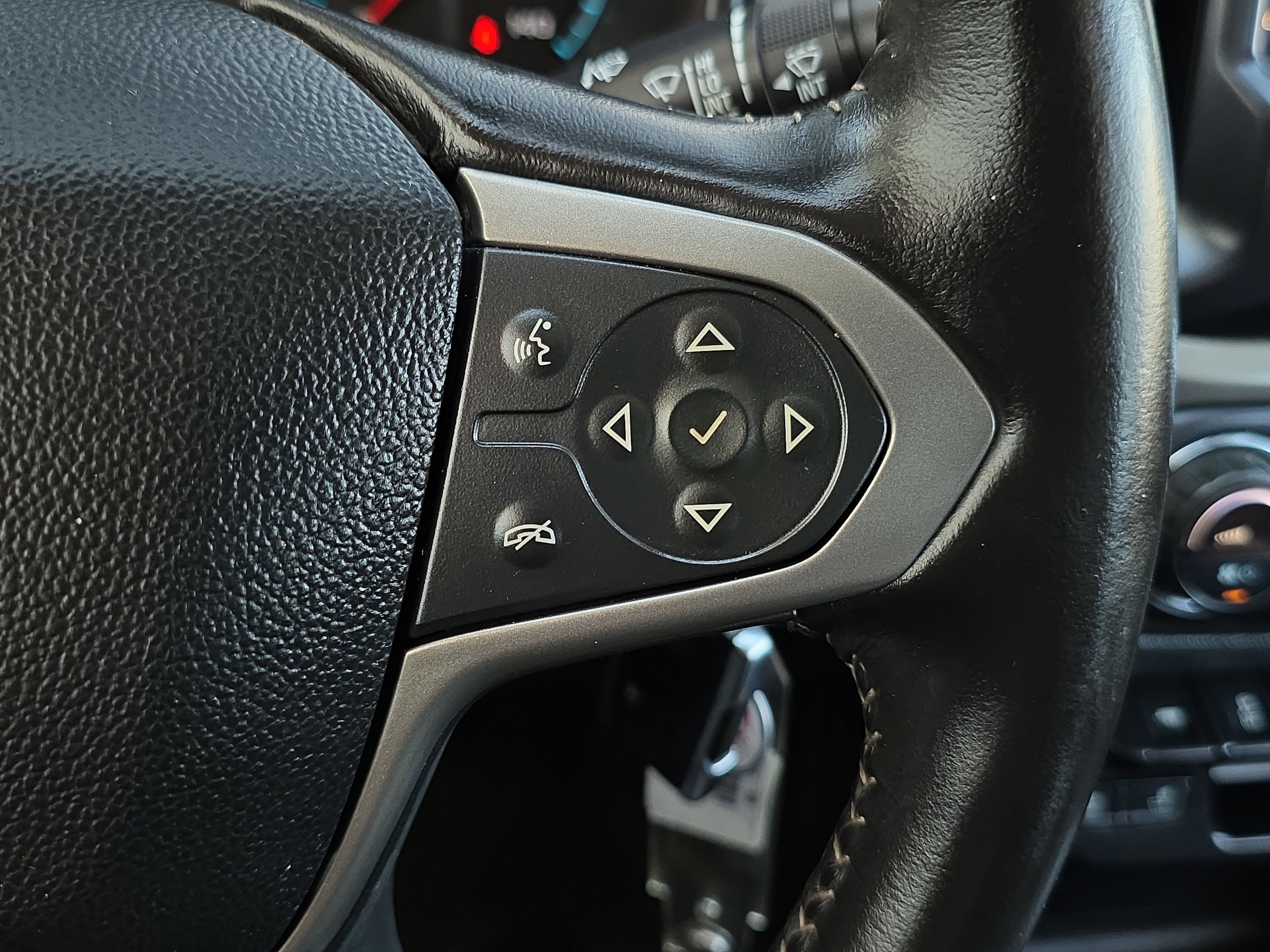 Used 2021 Chevrolet Colorado Z71 w/ Z71 Midnight Edition image 17