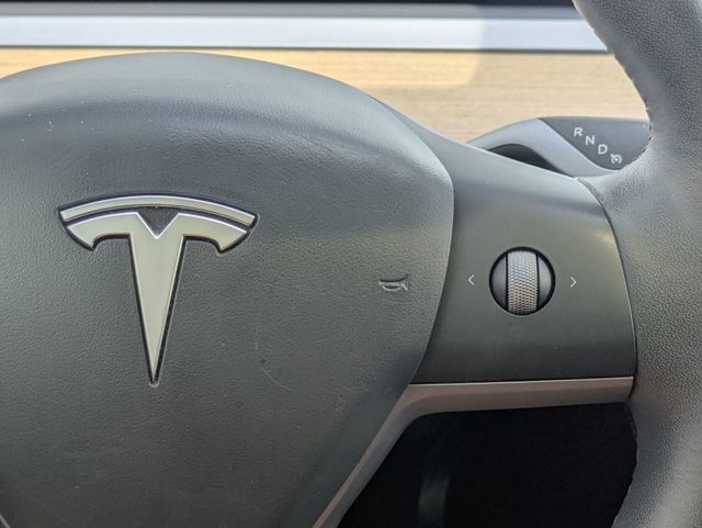 Used 2022 Tesla Model Y Long Range AWD/4WD image 19