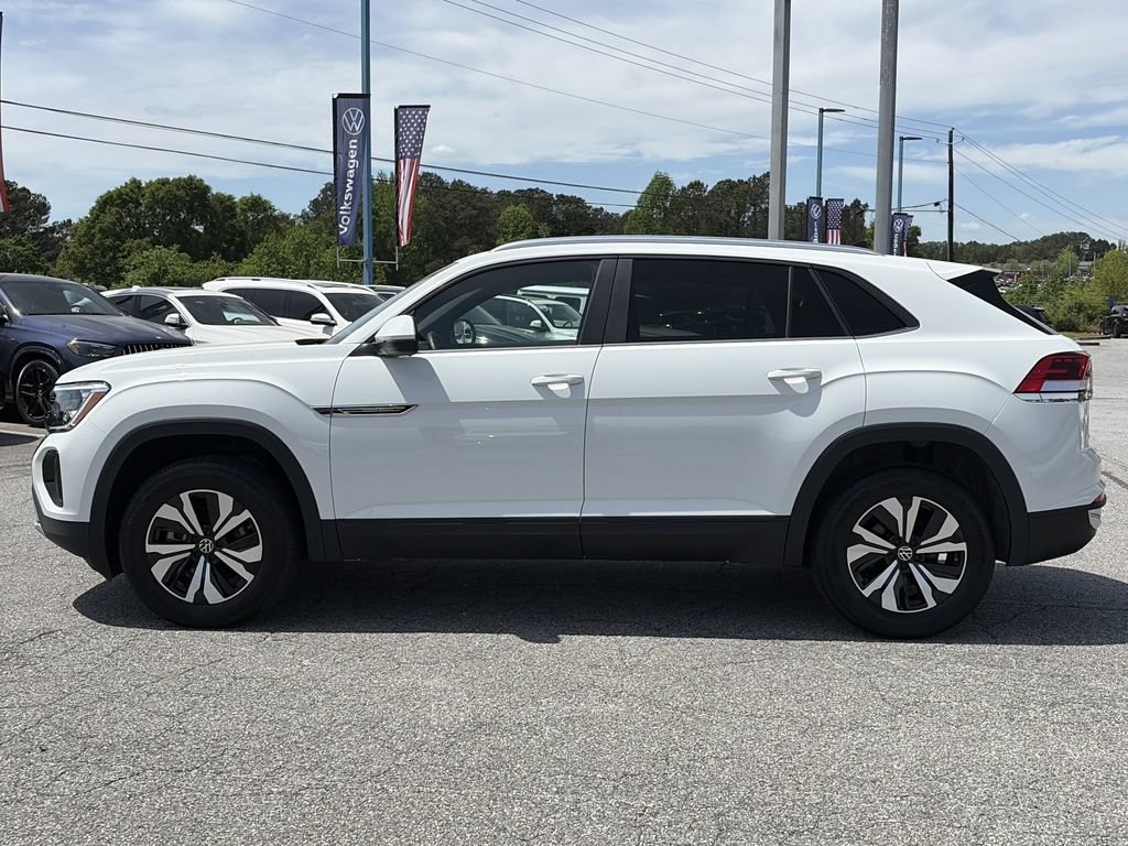 Certified 2024 Volkswagen Atlas Cross Sport SE FWD image 2