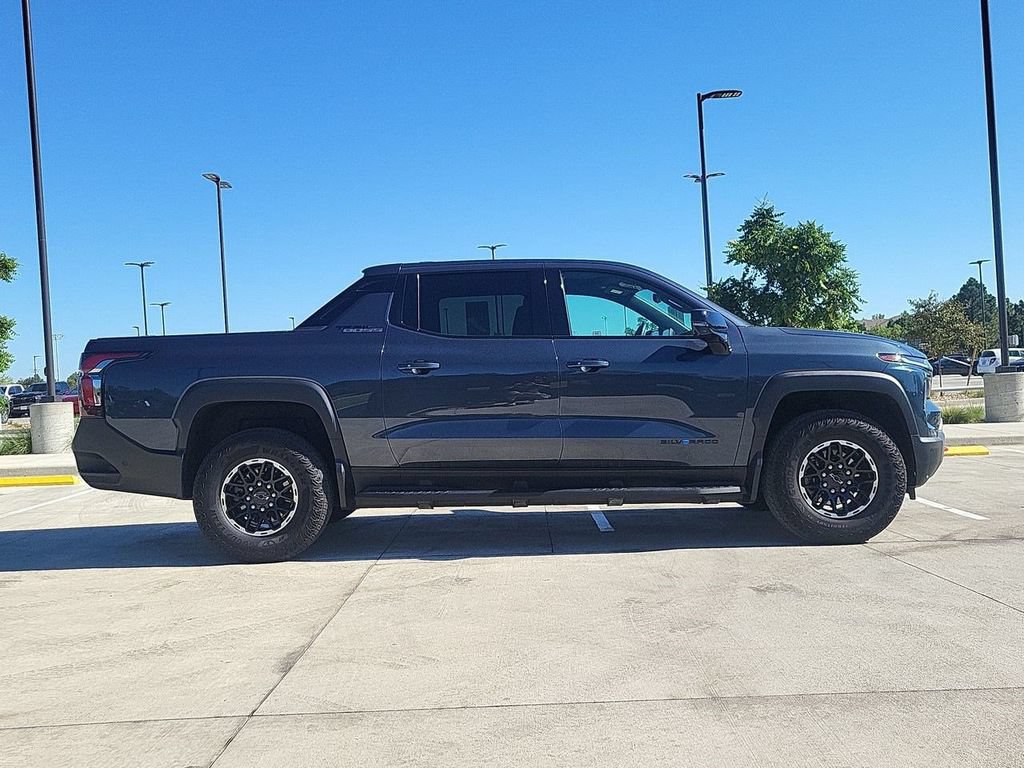 Used 2026 Chevrolet Silverado EV Trail Boss w/ LPO, Gameday Tailgate Package AWD/4WD image 9