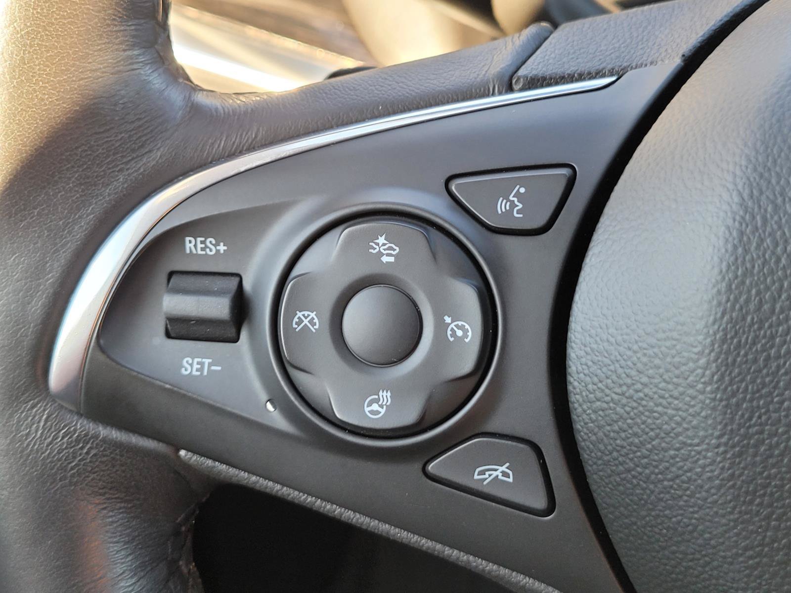 Used 2021 Buick Enclave Avenir w/ Avenir Technology Package FWD image 9