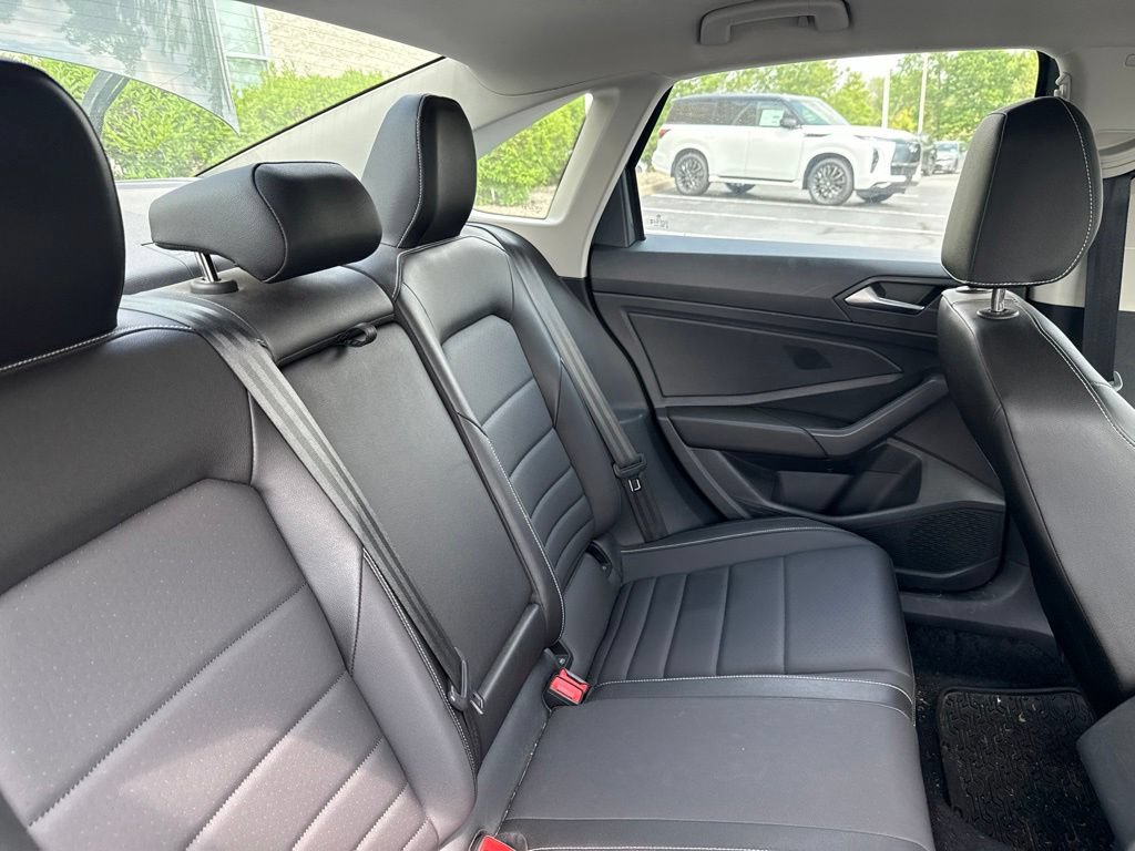 Used 2024 Volkswagen Jetta SE FWD image 25