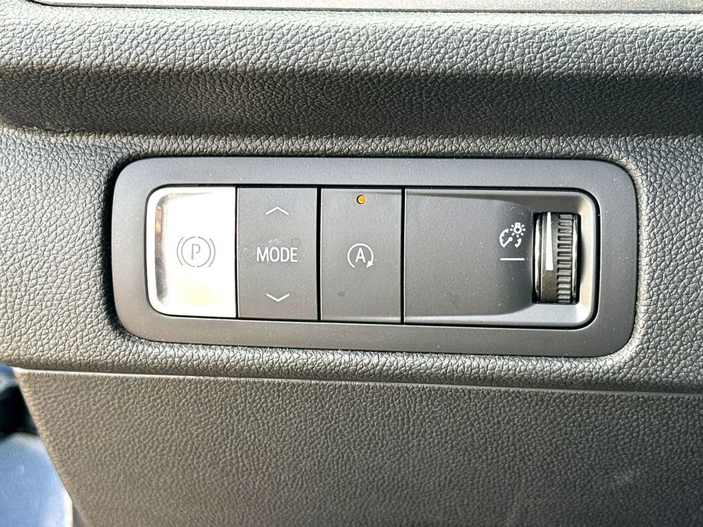 Used 2024 Chevrolet Traverse LS w/ Midnight/Sport Edition FWD image 17