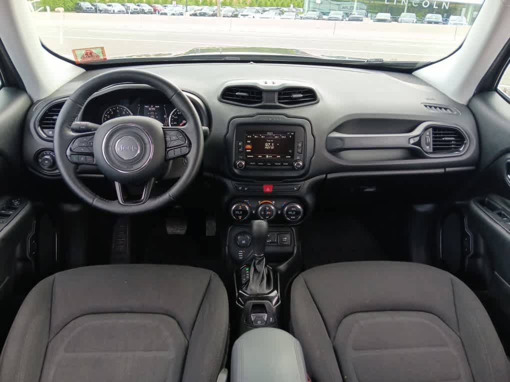 Used 2016 Jeep Renegade Latitude AWD/4WD image 19