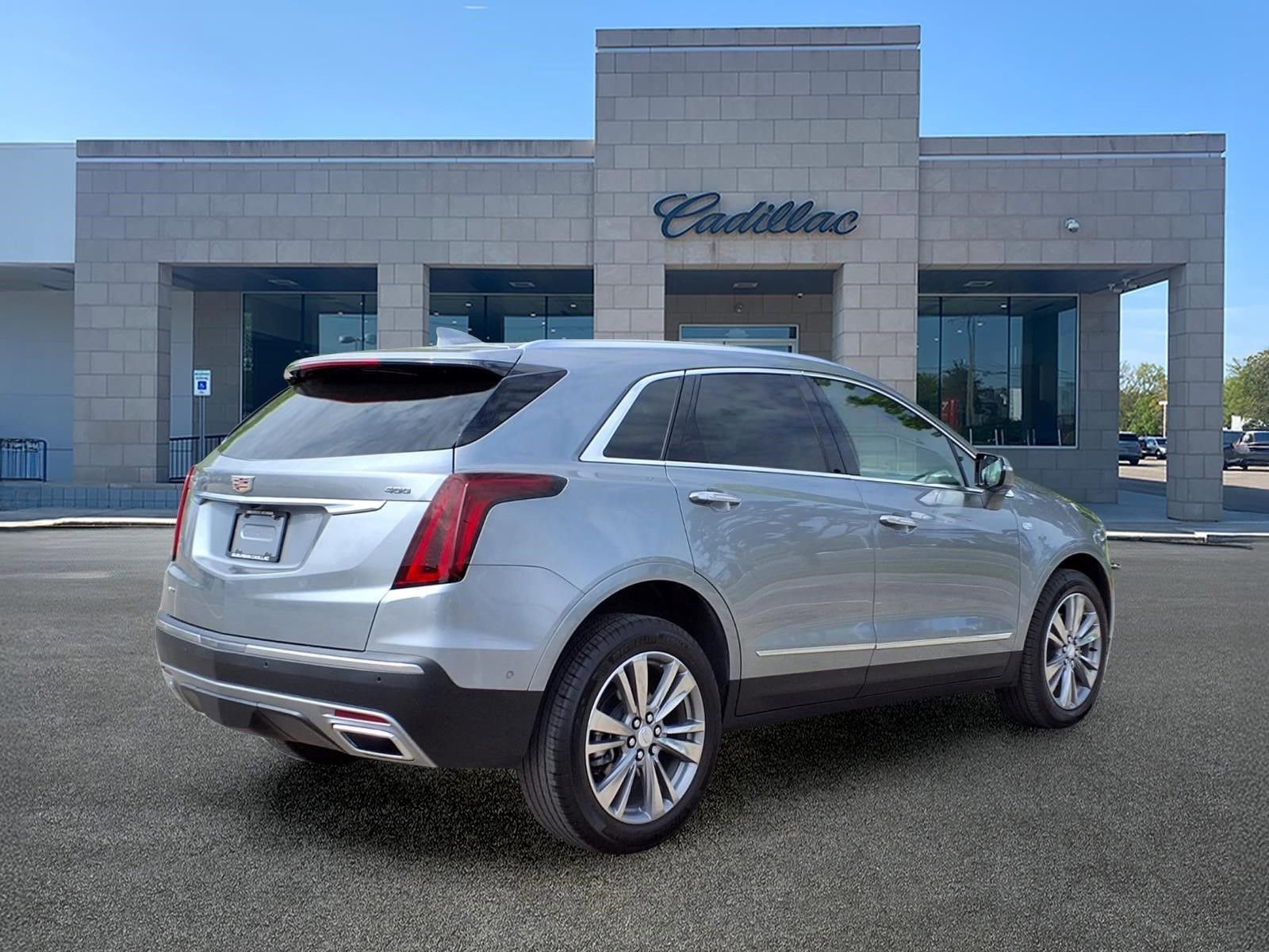 New 2026 Cadillac XT5 Premium Luxury w/ Driver Assist Package AWD/4WD image 4