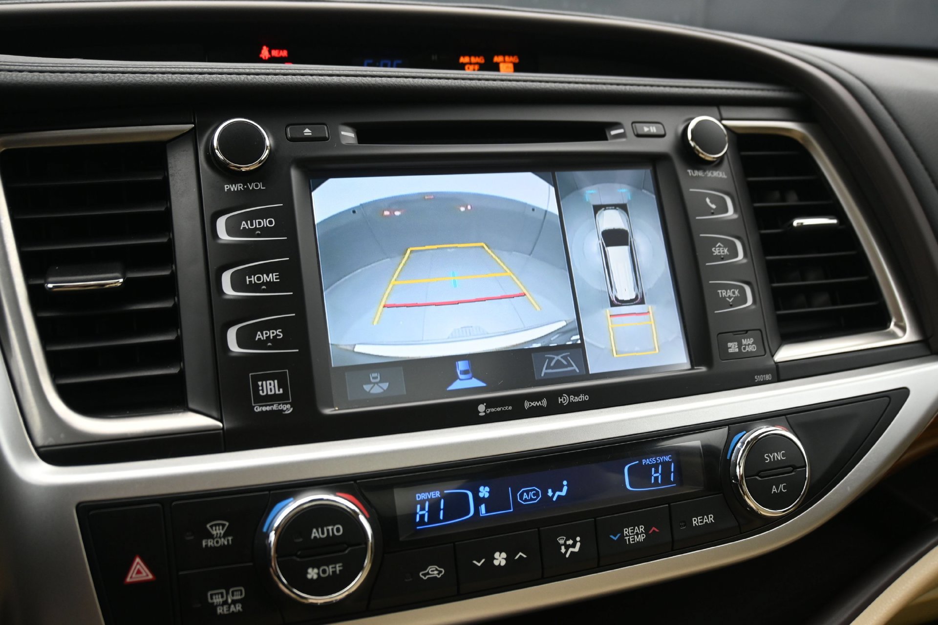 Used 2018 Toyota Highlander Limited Platinum w/ Carpet Mat Package (TMS) AWD/4WD image 21