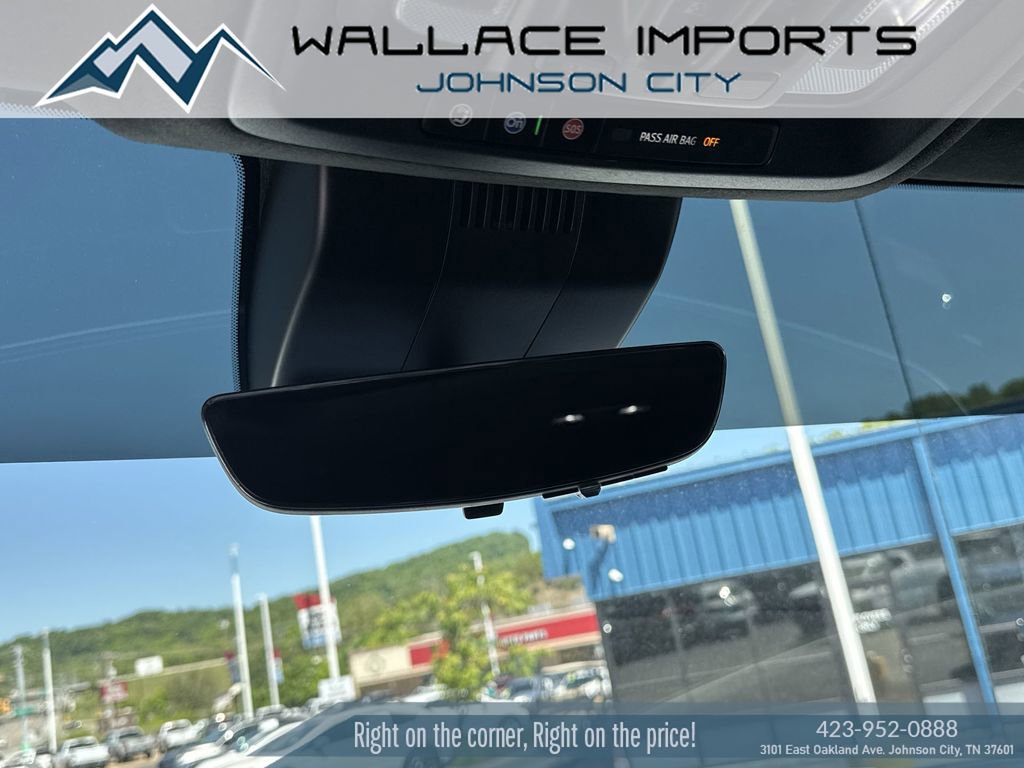 Used 2025 GMC Sierra 1500 AT4X AWD/4WD image 17