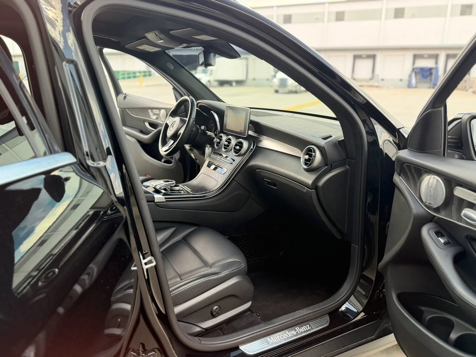Used 2017 Mercedes-Benz GLC 300 w/ Premium 2 Package image 20