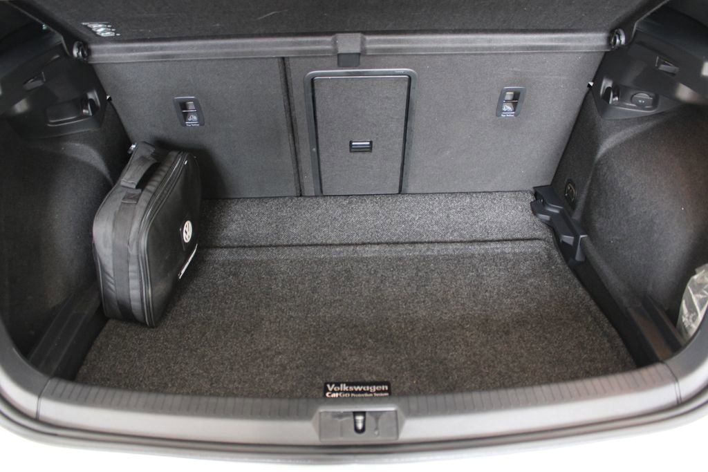 Used 2018 Volkswagen GTI SE image 14