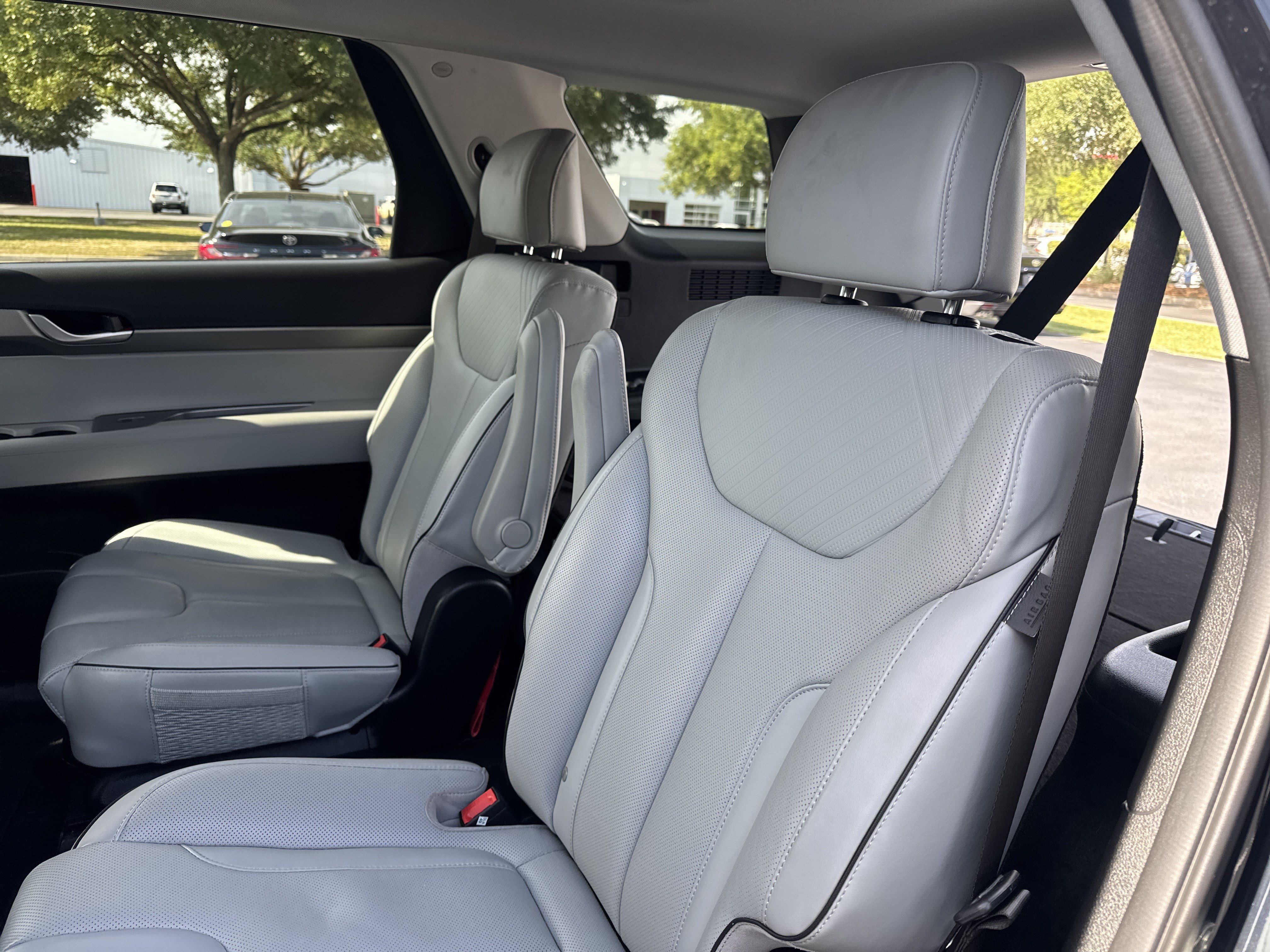 Used 2025 Hyundai Palisade SEL FWD image 24