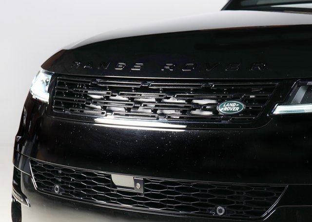 Used 2025 Land Rover Range Rover Sport Dynamic SE image 24