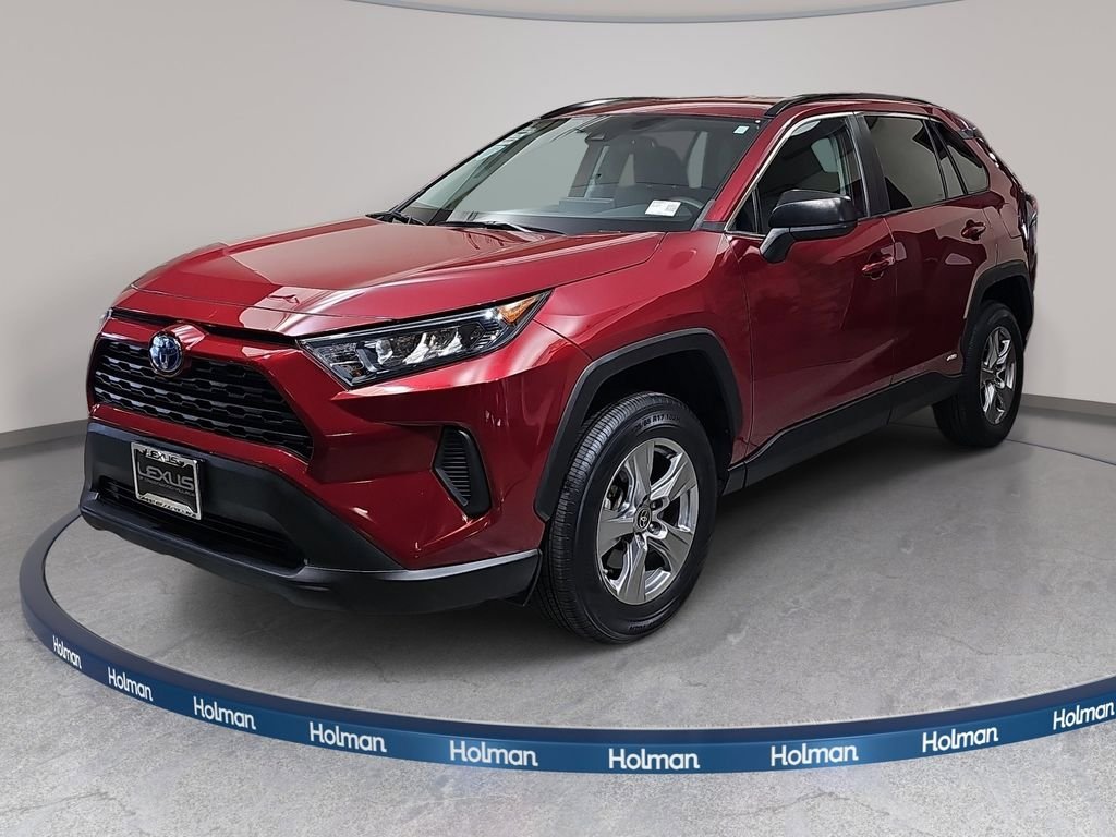 Used 2022 Toyota RAV4 LE image 1