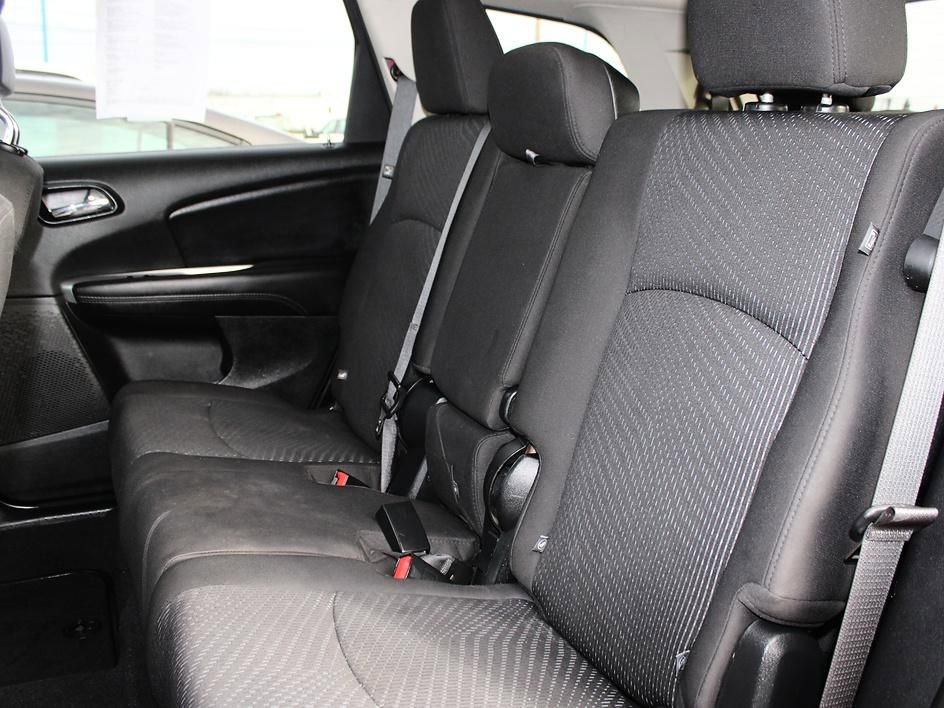 Used 2018 Dodge Journey SE FWD image 25
