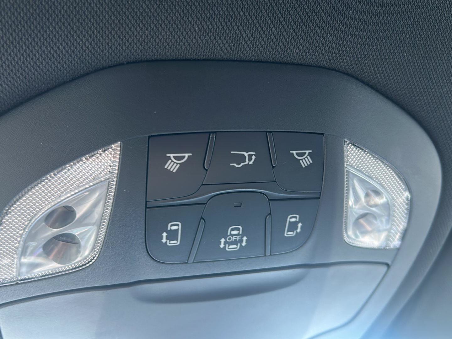 Used 2025 Chrysler Pacifica Select FWD image 29