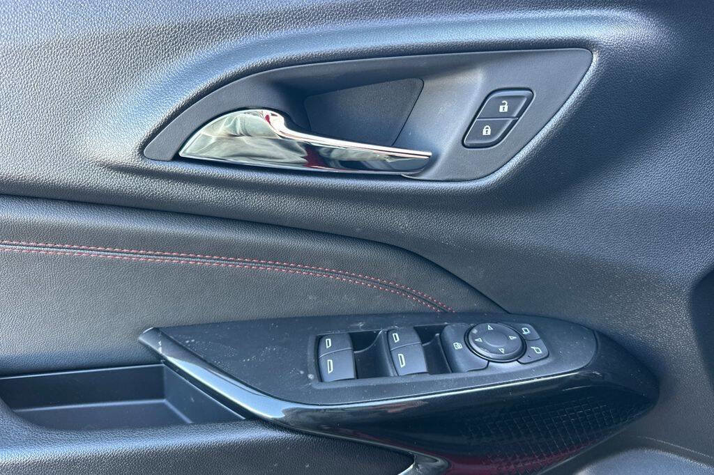 New 2026 Chevrolet Trax RS w/ Sunroof Package image 12