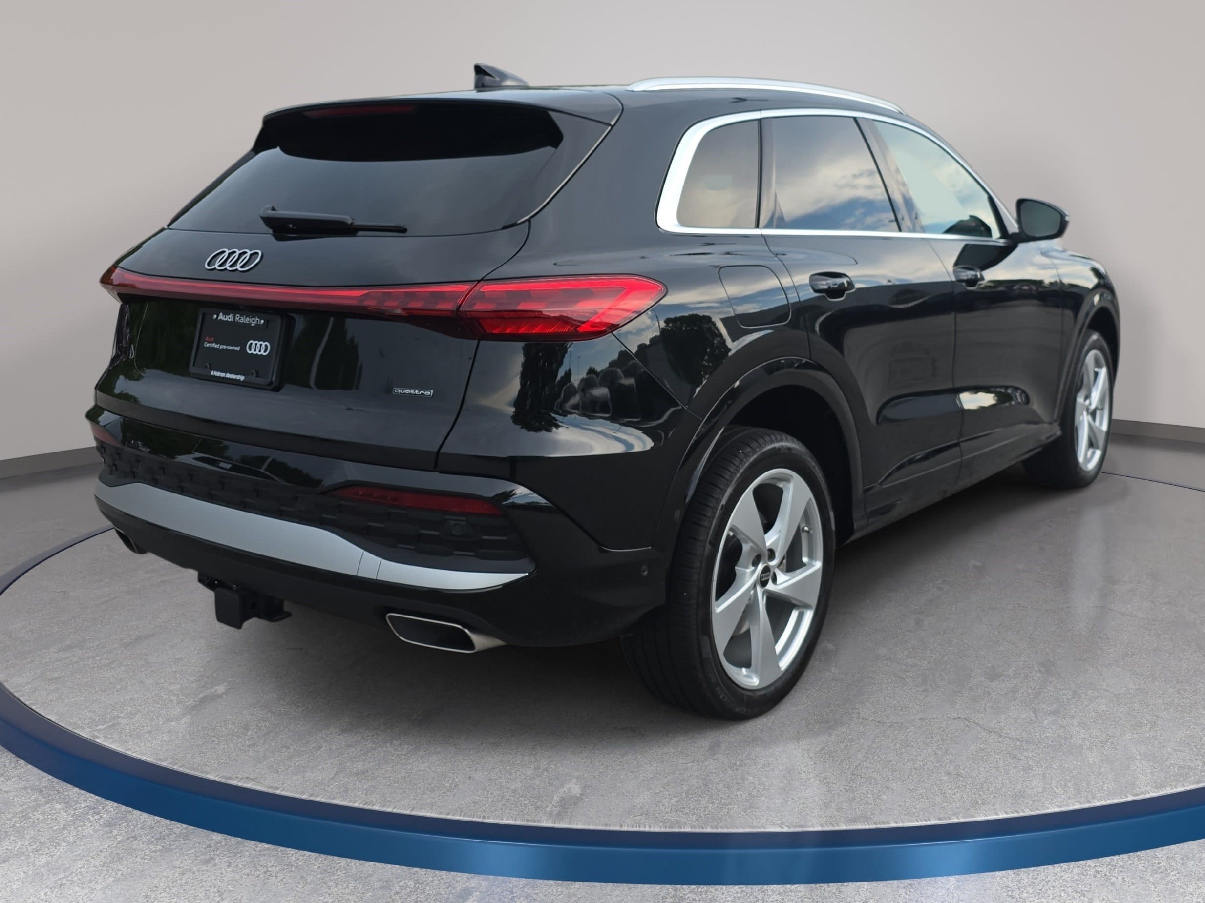 Certified 2025 Audi Q5 Premium Plus w/ Premium Plus AWD/4WD image 5