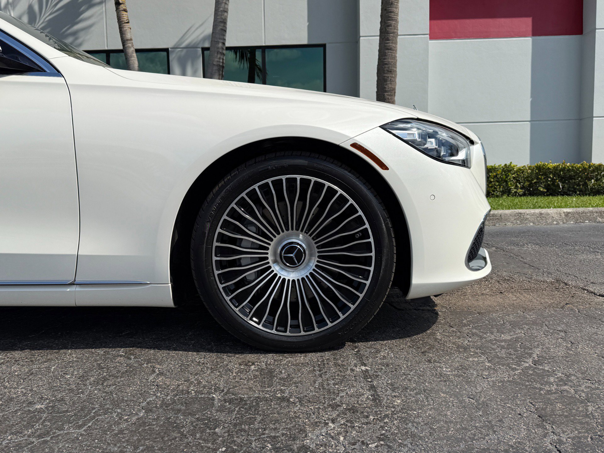 Used 2021 Mercedes-Benz Maybach S 580 Mercedes-Maybach S 580 4MATIC image 3