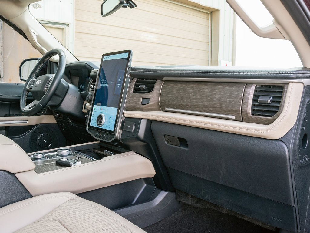 Used 2024 Ford Expedition Limited image 40