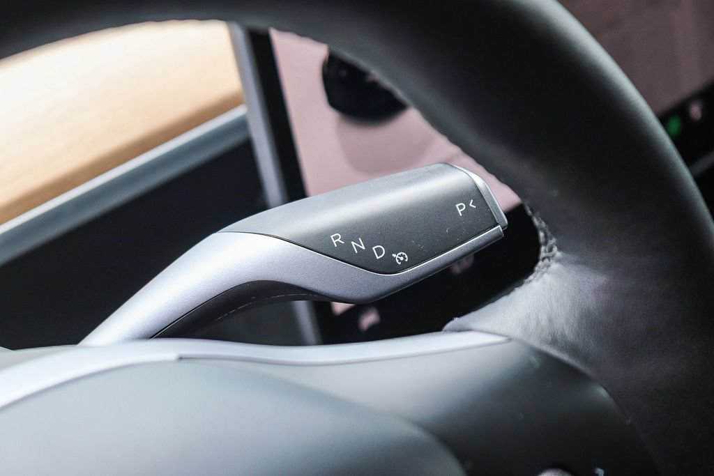 Used 2023 Tesla Model Y AWD image 19