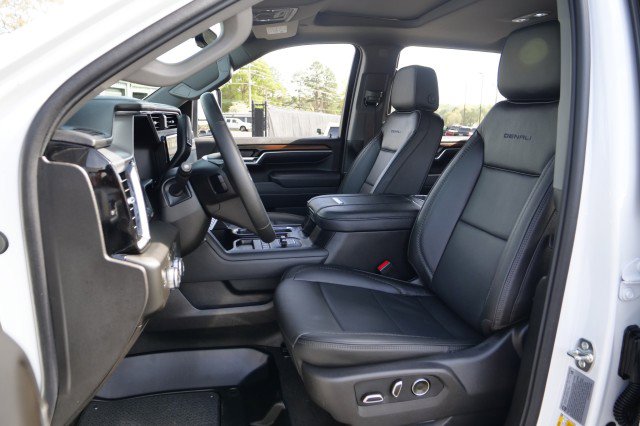 Used 2026 GMC Sierra 3500 Denali w/ Denali Reserve Package image 3