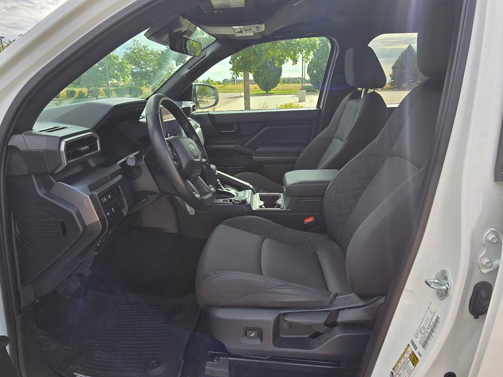 Used 2025 Toyota Tacoma SR5 AWD/4WD image 14