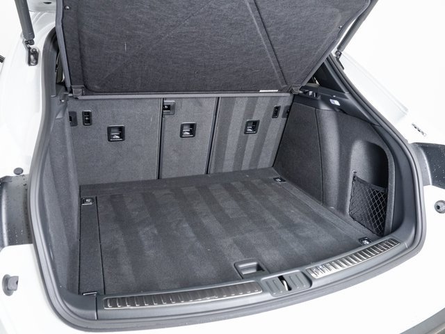 Certified 2025 Porsche Macan image 27