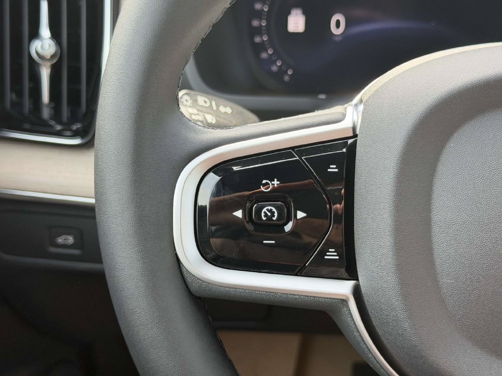 New 2026 Volvo XC90 B6 Plus AWD/4WD image 8