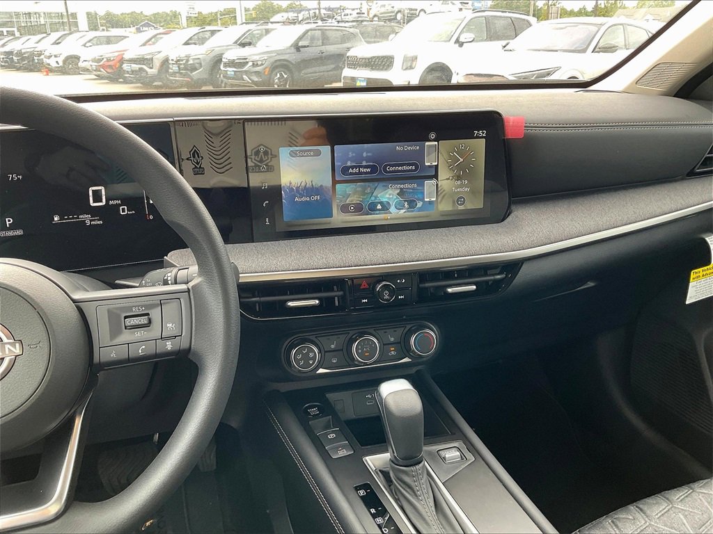 New 2025 Nissan Kicks SV w/ SV Premium Package image 13