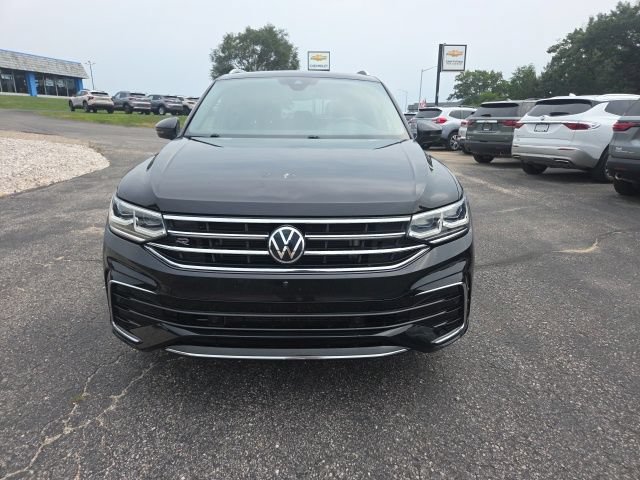 Used 2022 Volkswagen Tiguan SEL R-Line AWD/4WD image 2
