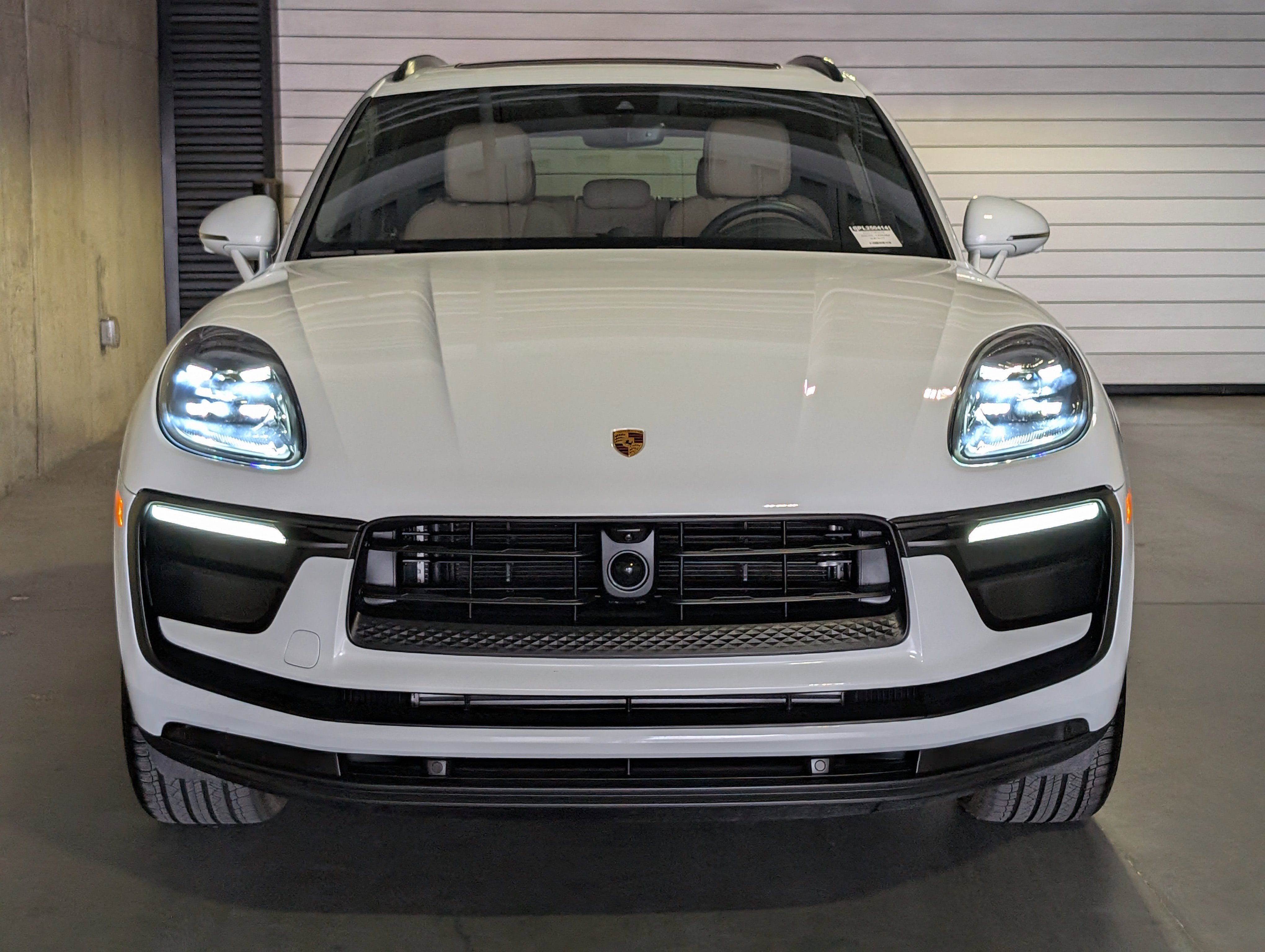 Certified 2025 Porsche Macan image 11