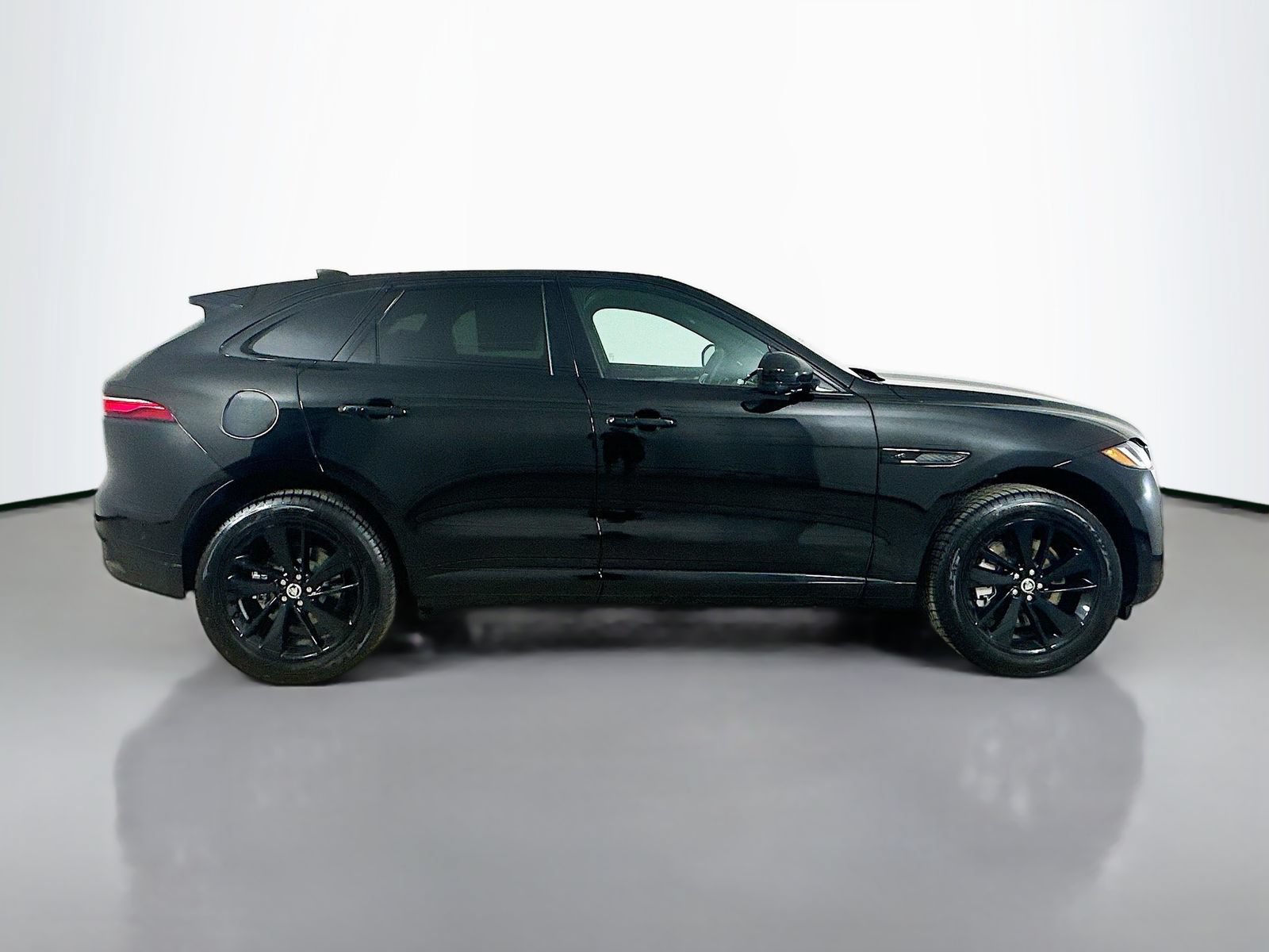 New 2026 Jaguar F-PACE R-Dynamic S AWD/4WD image 4