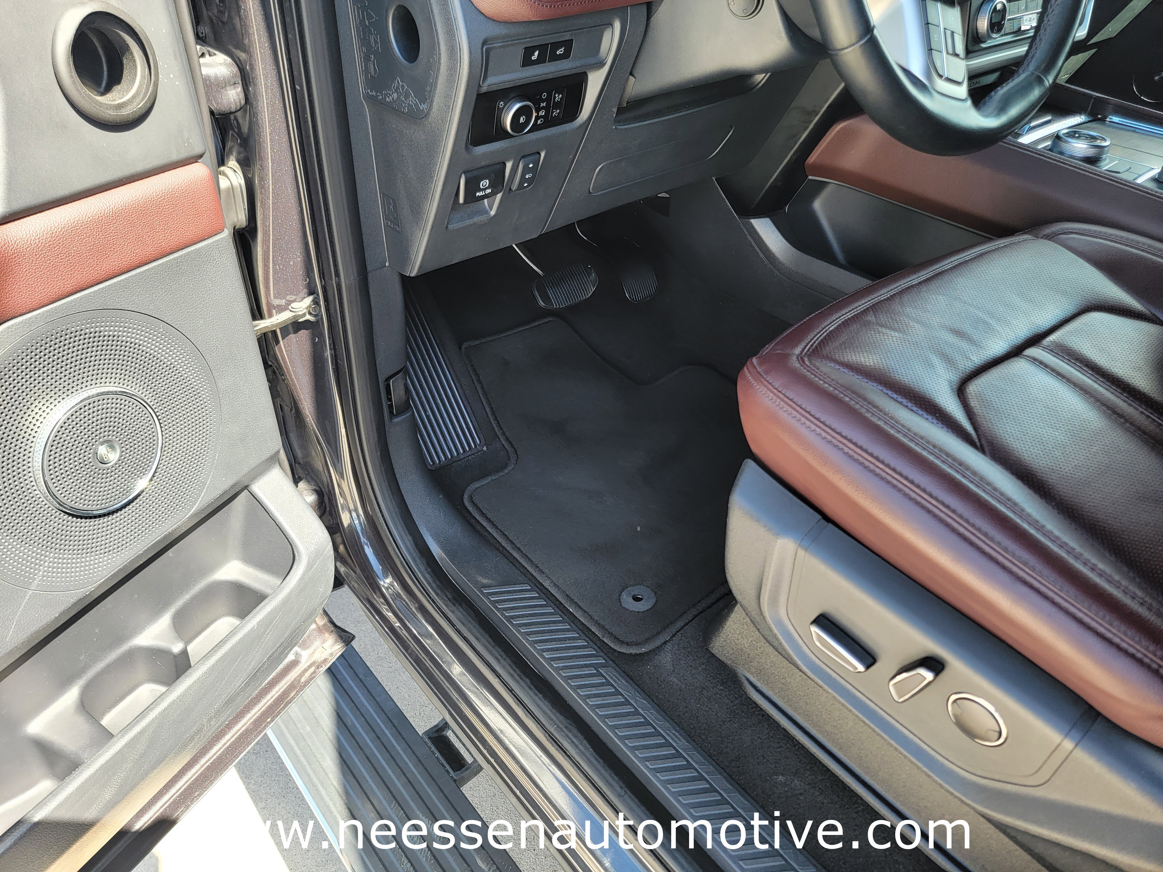 Used 2024 Ford Expedition Limited AWD/4WD image 15