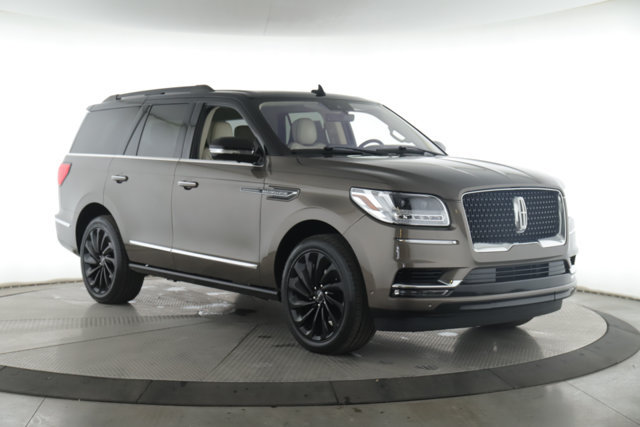 Used 2021 Lincoln Navigator Black Label w/ Special Edition Package AWD/4WD image 2
