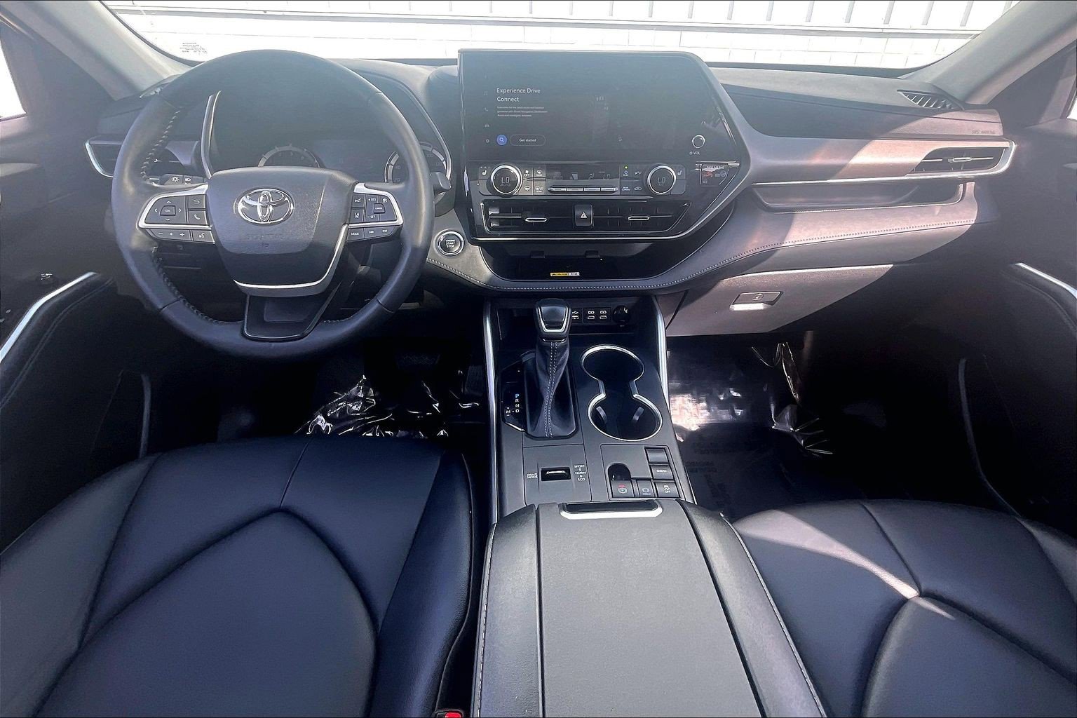Used 2023 Toyota Highlander XLE FWD image 19