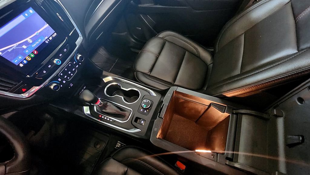 Used 2023 Chevrolet Traverse RS image 30