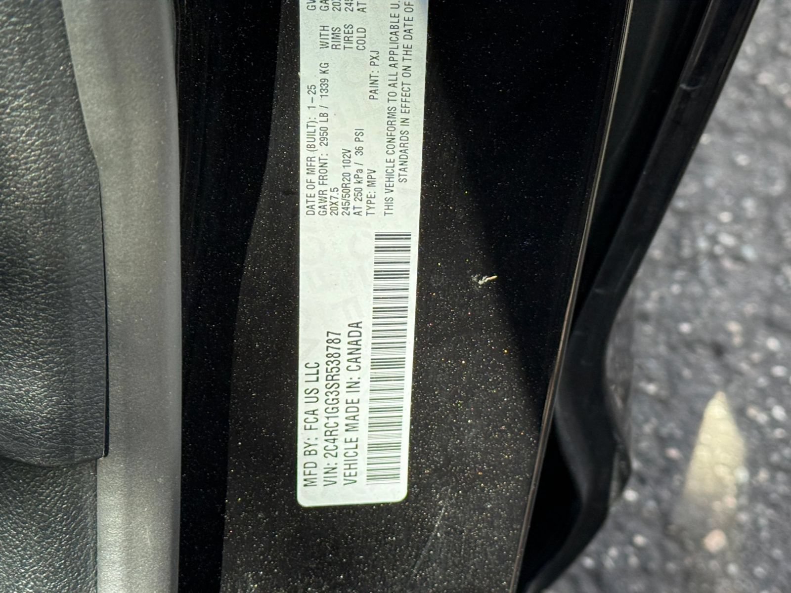 Used 2025 Chrysler Pacifica Limited FWD image 31