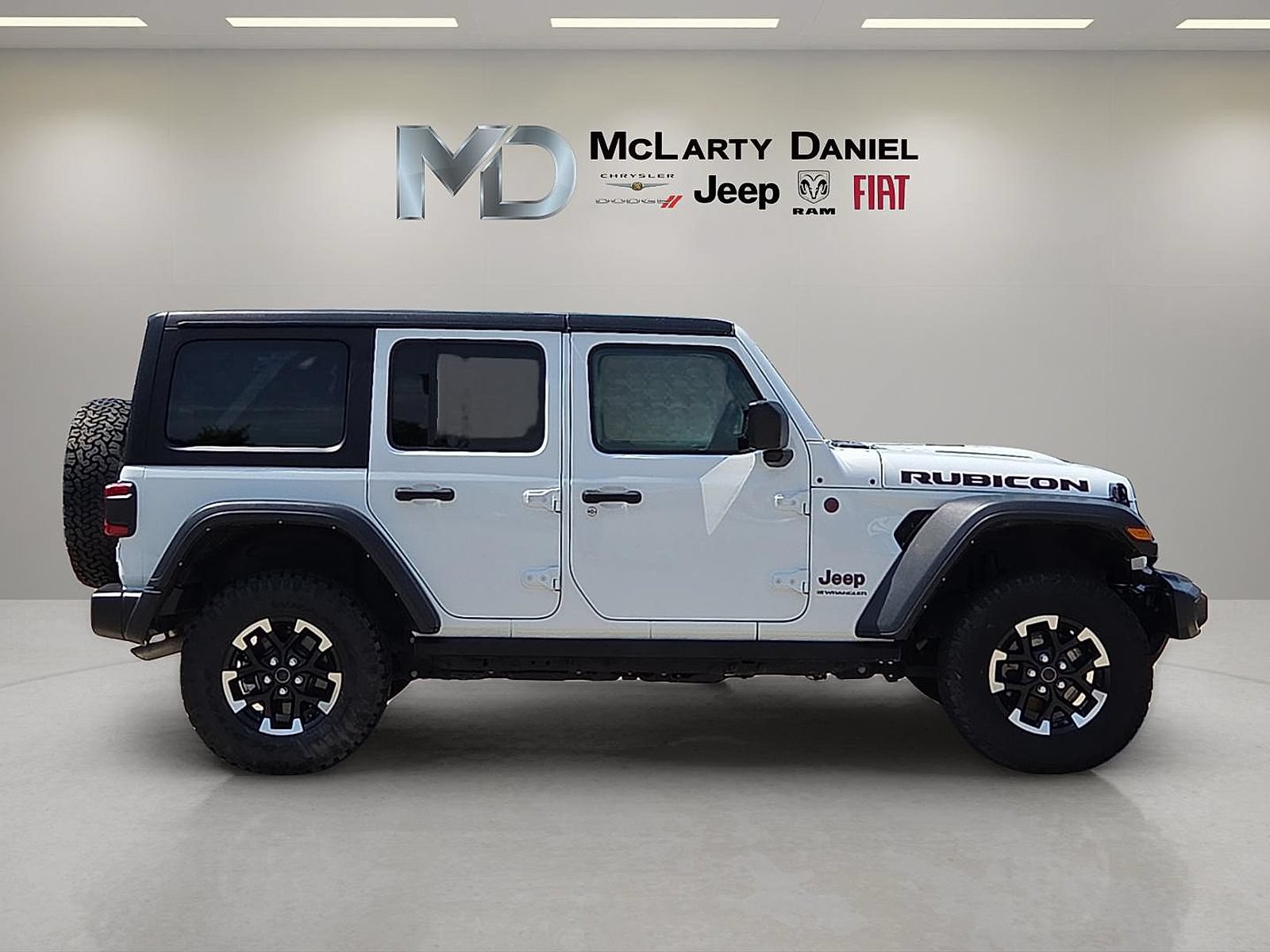 Used 2025 Jeep Wrangler Unlimited Rubicon AWD/4WD image 6
