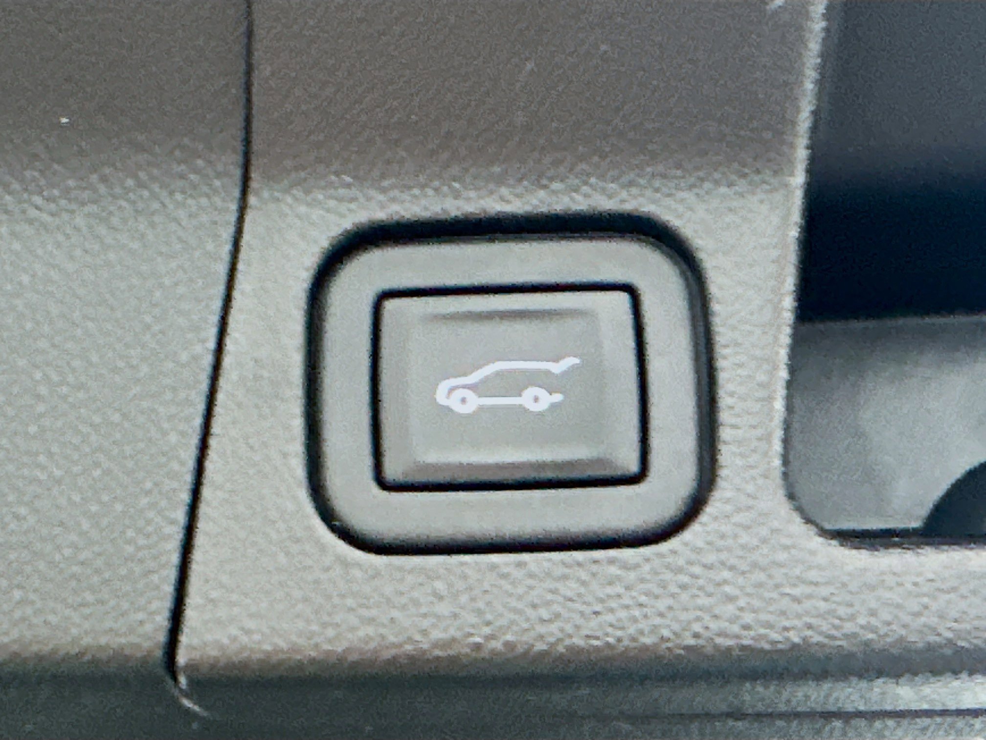 Used 2023 GMC Acadia SLT image 32