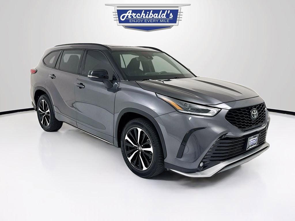 Used 2022 Toyota Highlander XSE AWD/4WD image 1